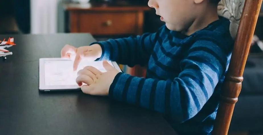 baby boy watches ipad