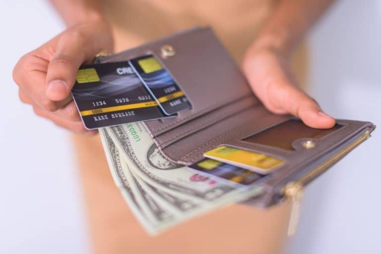 Cash, Credit Cards, or Debit Cards while Traveling: Which One to Choose